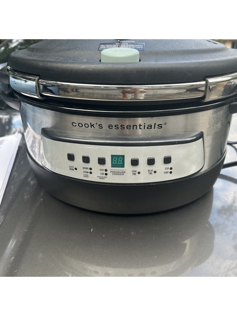 Cook’s Essentials Electric Oval Pressure Cooker 6 qt. Model CEPC660